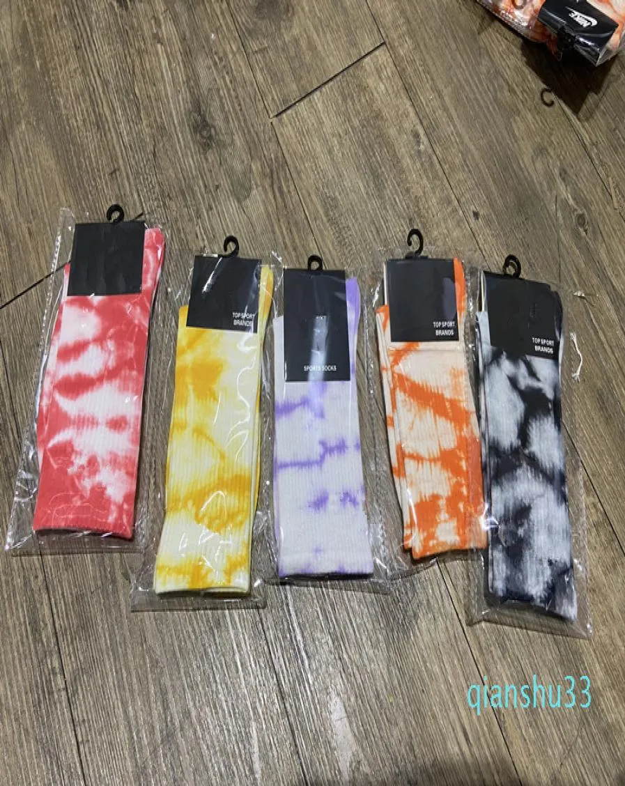 2022NEST CIET Dye Crew Printing Socks Streetstyle Drukowane bawełniane długie skarpetki dla mężczyzn Women High Socks3550610