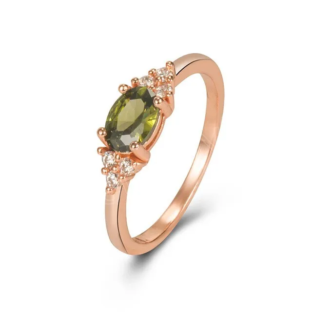 Moda Rosegold Color Classical Imitation anéis peridot para mulheres elegantes anel de noivado oval de zircão de jóias simples presentes