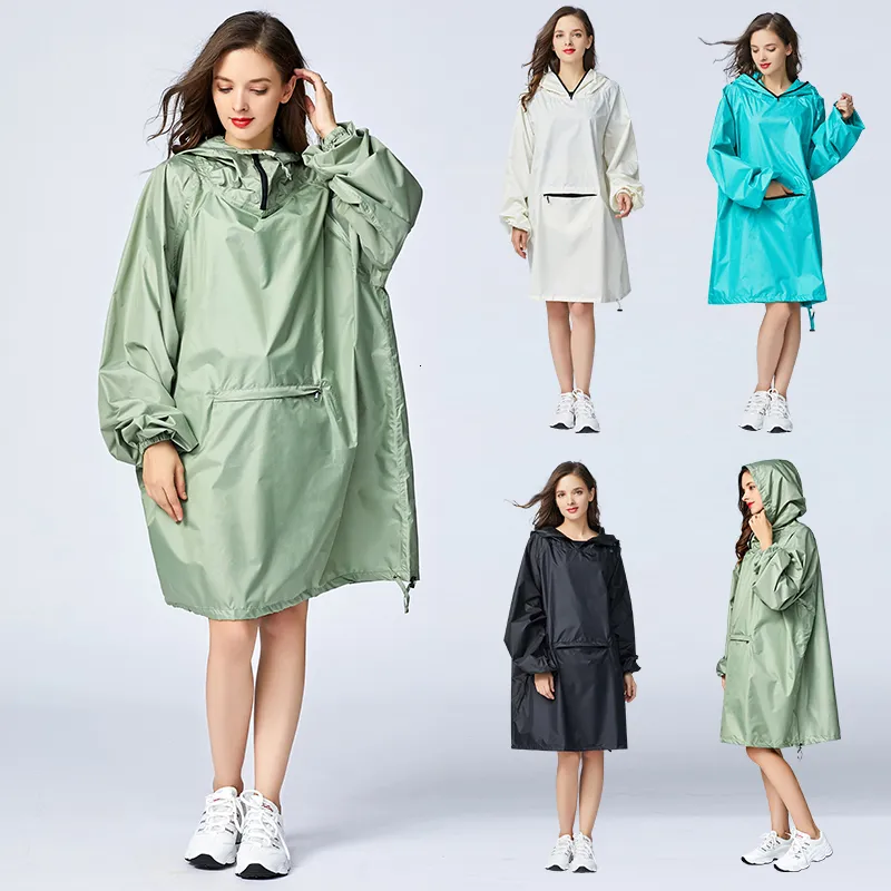 Raincoats dames modieuze waterdichte poncho regenjas met mouwen met capuchon en grote zakken aan de voorkant. 230404