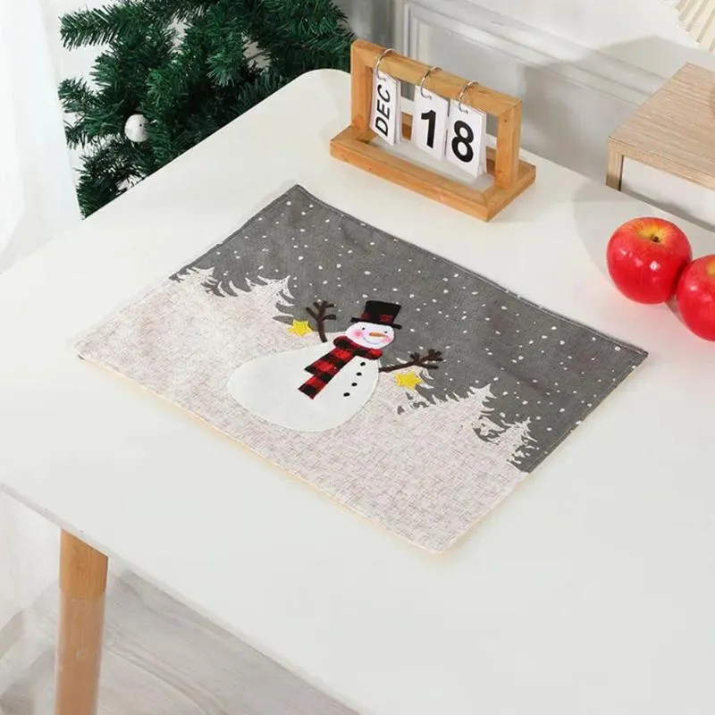 Bordmattor Vinterfestlig jullinne Mat Santa Claus Snowman Mönster Värmebeständig Skapa dekorationskaffe