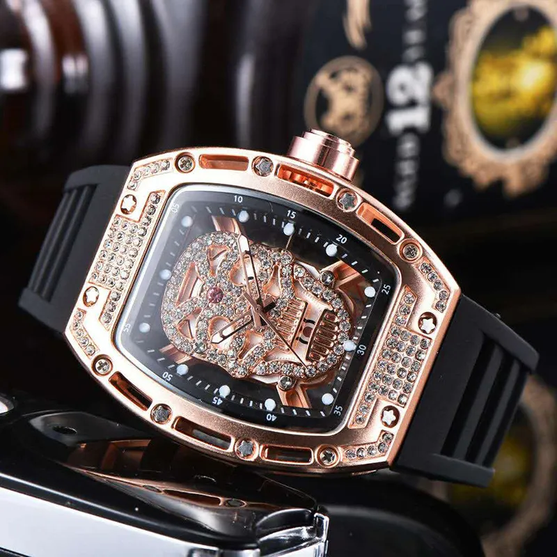 Teure Designer hochwertige Schädel Paar voller Diamant Mode Herren Hersteller Agent Uhr Wrestling Lady Relogio