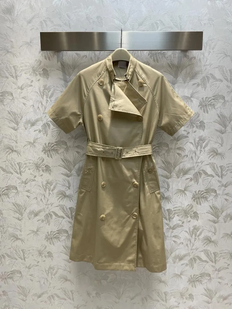 Trench da donna 2023 Cappotto lungo con cintura a maniche corte color kaki Il design classico a doppio petto è molto atmosferico