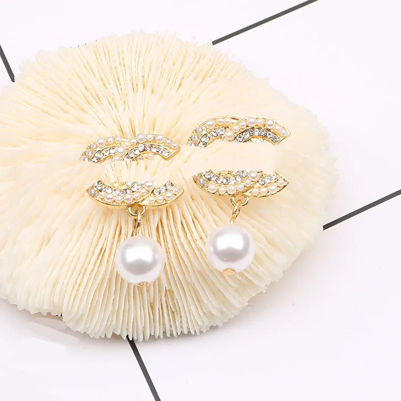 Luxus 18K Gold Plated Designer Stud Ohrring für Mode Frauen Doppelbrief Designer Diamond Perle Anhänger Schmuck Hochzeitsfeier Geschenk Hochqualität 20Style