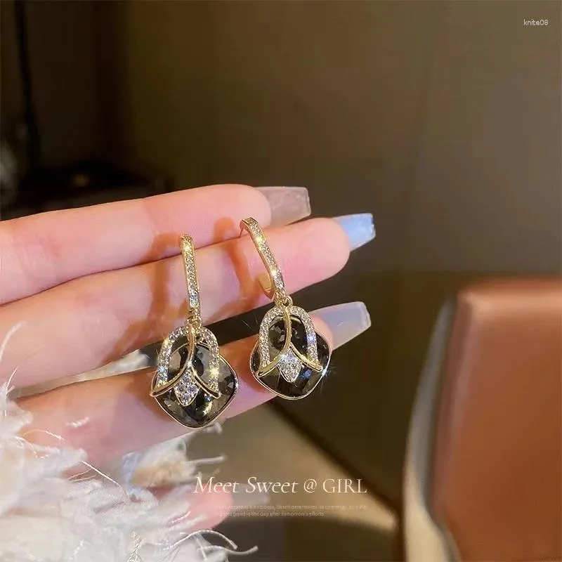 Dangle Earrings 2023ファッション絶妙なラインストーンブラックチューリップフラワー気質甘い女の子の女性のジュエリーアクセサリー