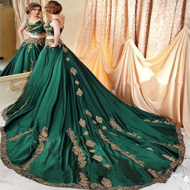 Indian Abaya Green Twee stukken prom -jurken met gouden kanten Appliques Mouwloze lange prom -jurken Sexy Saoedi -Arabische kralen Kaftan Formele avondkleding