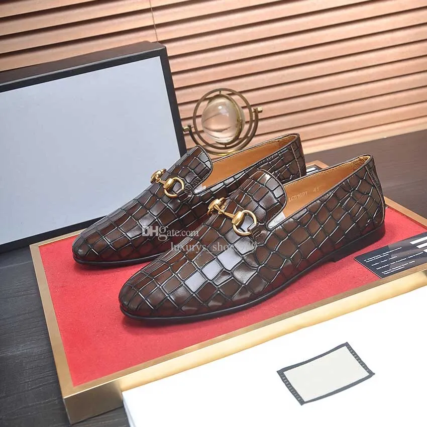 Luxe kleding schoenen zakelijk bonen schoenen jurk heer schoenen mode casual schoenen ademende patent lederen alligator heren rijschoenen jurk trouwschoenen.