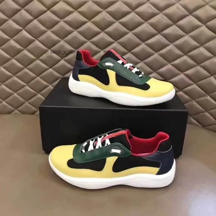 Designer en cuir verni Chaussures homme Mesh Femme sport Chaussures à rayures courir Baskets mousse coureur vert blanc rouge baskets mocassins formateur bottes Triple S b22 avec la taille de la boîte 38-46