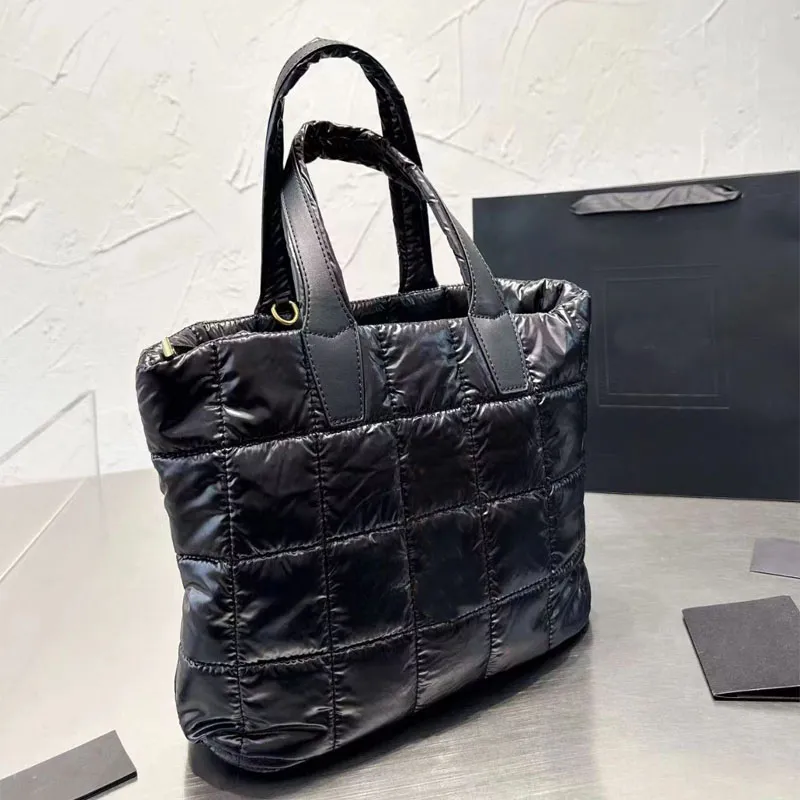 Einkaufstasche Große Designer-Taschen gesteppte Tragetaschen Attaches Damenhandtasche Mode schwarze Lammfell-Taschen Schultern Geldbörse Schwarz