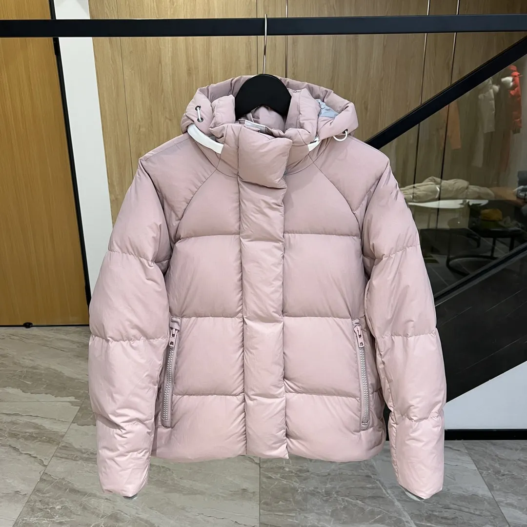 Womens Winter Designer Down Jacket Outdoor Leisure Sports White Duck Windbreak Waterproof Light Parkas Keep Warm Fashion Coat Huveed Capsule Bread Jackets