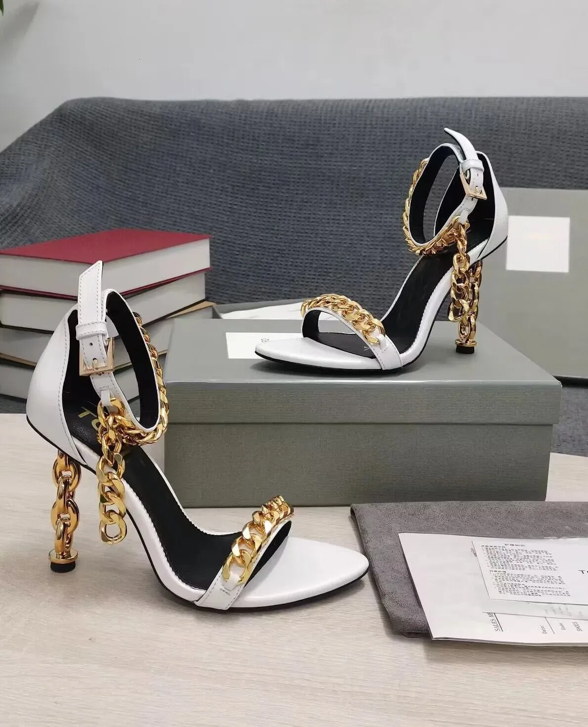 sandales à talons aiguilles chaussures pour femmes créateur de mode cadenas doré chaussures habillées de qualité supérieure en cuir véritable bande étroite à talons hauts femmes sandale taille 35-43 boîte