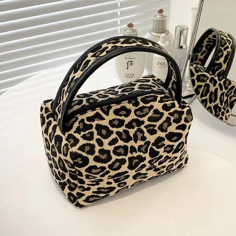 Kosmetiska väskor retro kvinnor leopard väska makeup arrangör stora resor toalettartiklar koppling lagring skönhet fall