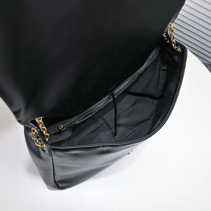 Medium Tote Bag with Leather Handle and Chain&Tassel 002