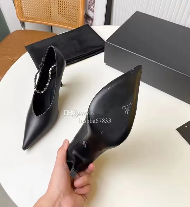 Scarpe formali firmate da donna di alta qualità Moda punta con fibbia in argento lettera tacchi alti 10 cm passerella scarpe da sposa sexy per feste scatola abbinata 35-42