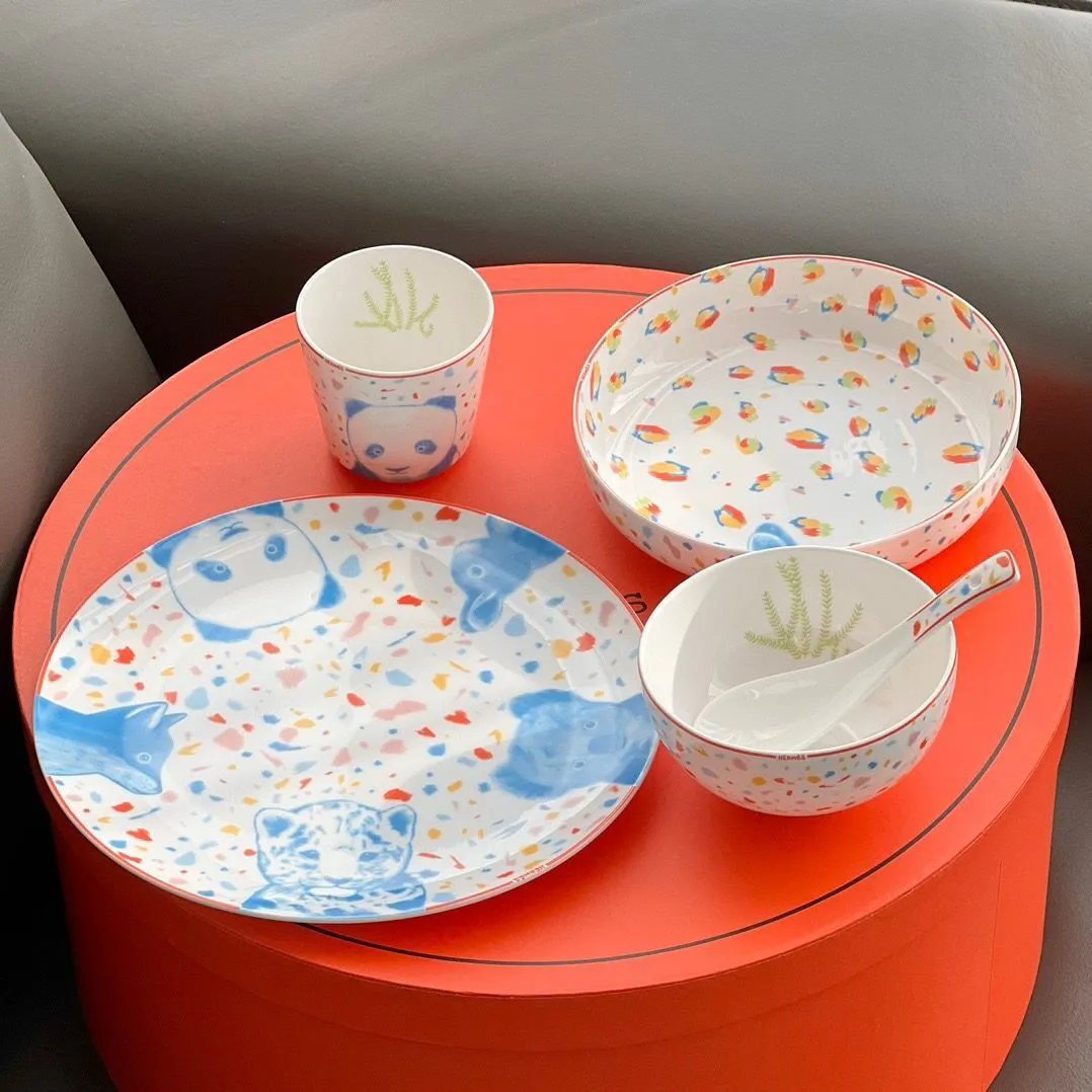 Luxury designer cartoon children's dinnerware sets Include 2 dishes 2 plates and 2 Cups with high quality material 6 pieces for 1 set and gift box Christmas gifts