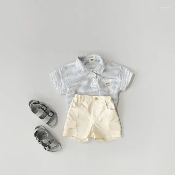 Kläderuppsättningar 2023 Summer Korean Baby Casual Set Spädbarn Stripe Pocket Top Work Shorts Toddler Boy Clothes Kids