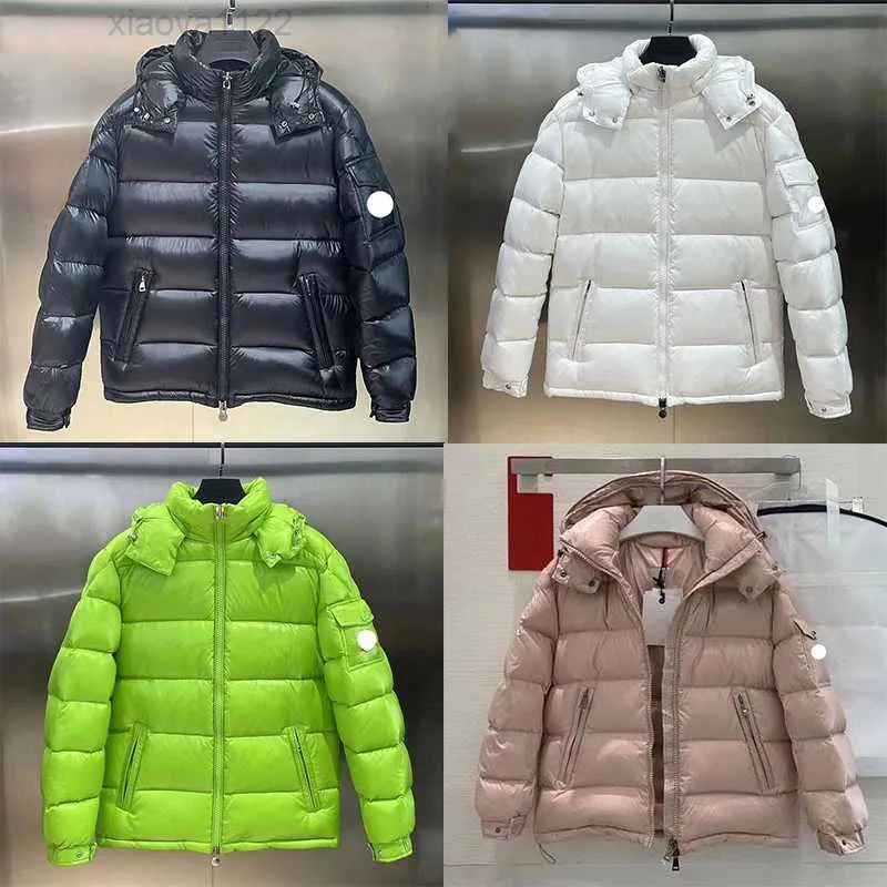 23Mens Winter Jacket Designer Down Womes Women Hafted Odznaka luźna swobodna szyja na szyję z kapturem Krótka puffer kurtka Para zagęszcza ciepła puffer zimowa płaszcz zimowy