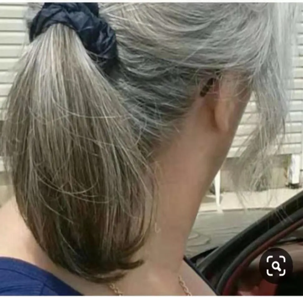Prawdziwe włosy szary kucyk Siewnik jedwabisty proste krótkie wysokie kobiety kucyk przedłużający sól i pieprz srebrny szary naturall 120G1015360