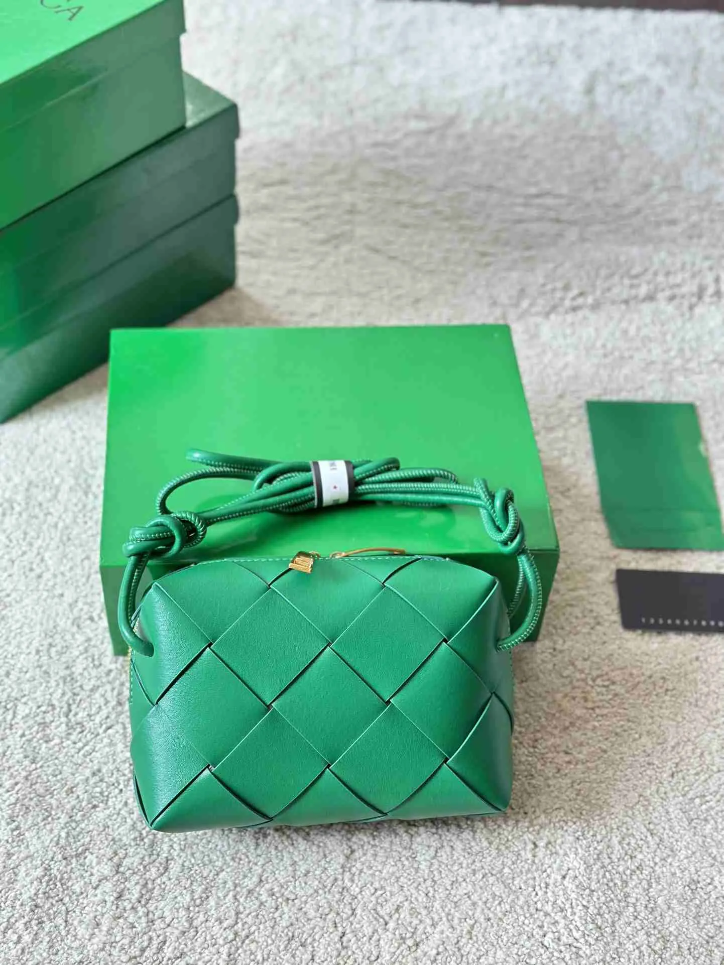 豪華な女性クロスボディバッグミニ織りの小さな正方形のデザイナーショルダー財布