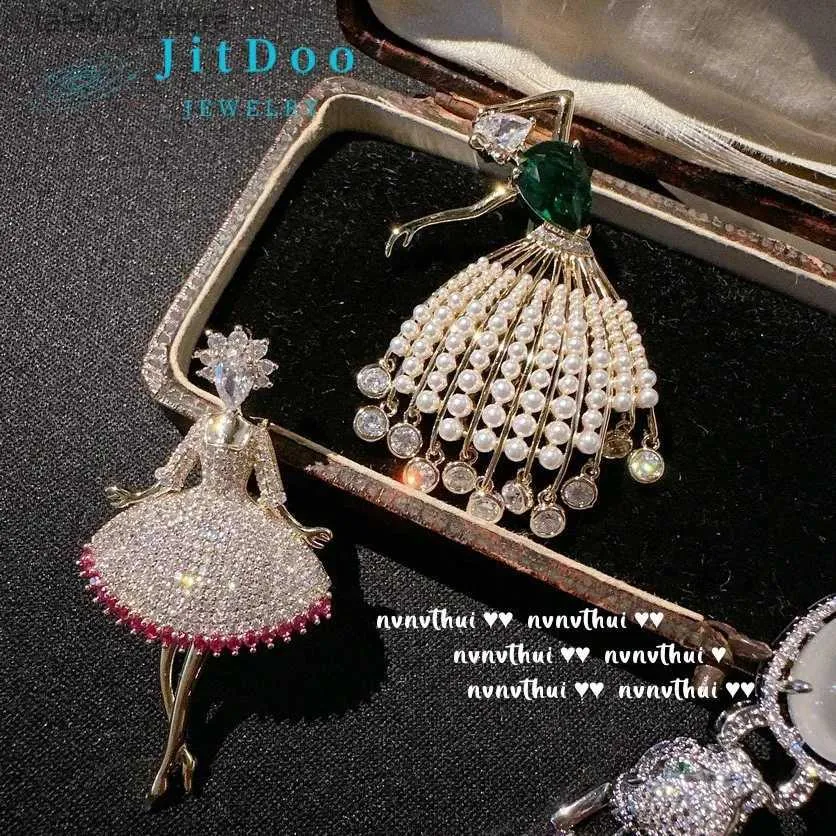 Pins Brooches JitDoo Pink Green Princess Brooch Pearl AAAAA Zircon 18K Gold Plated Luxury Jewelry for Women Shirt Collar Dress Accessories Q231107