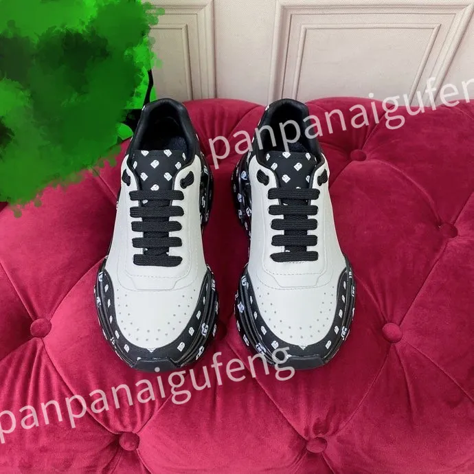2023 Nuovi scarpe da ginnastica da scarpe da ginnastica di Luxury Mankin Sneakers White Black Leathe