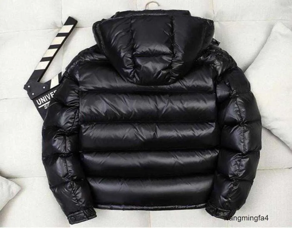 9hmn Men's Retro Men039s Down Jacket Fashion Designer Unik designrock huva med stora fickor för och kvinnor SAM5845296