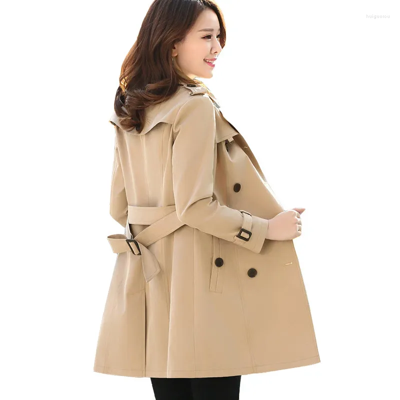 Trench da donna 2023 Primavera Autunno Moda Cappotto kaki Casual con cintura Giacca a vento allentata Capispalla elegante femminile 4XL