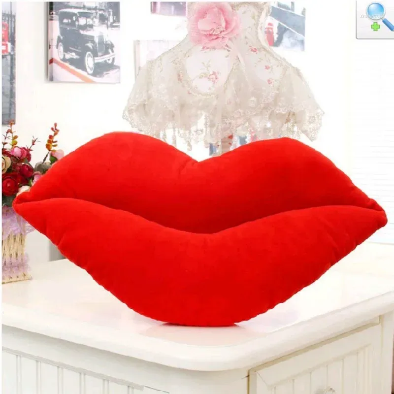 Kudde läppar formade plysch Big Red Valentine's Day Gift Lovely Creative Soft Home Decoration