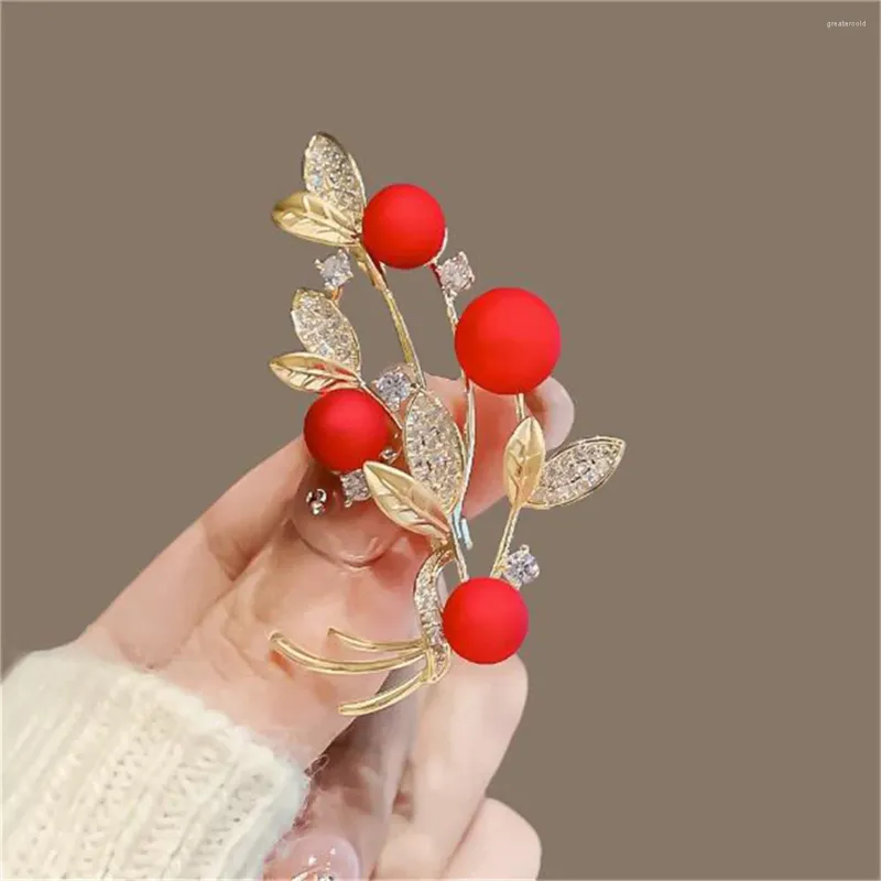 Brooches Exquisite Luxury Red Imitation Pearl Flower Brooch For Women Fashion Rhinestone Bouquet Pin Wedding Party Jewelry Accessories