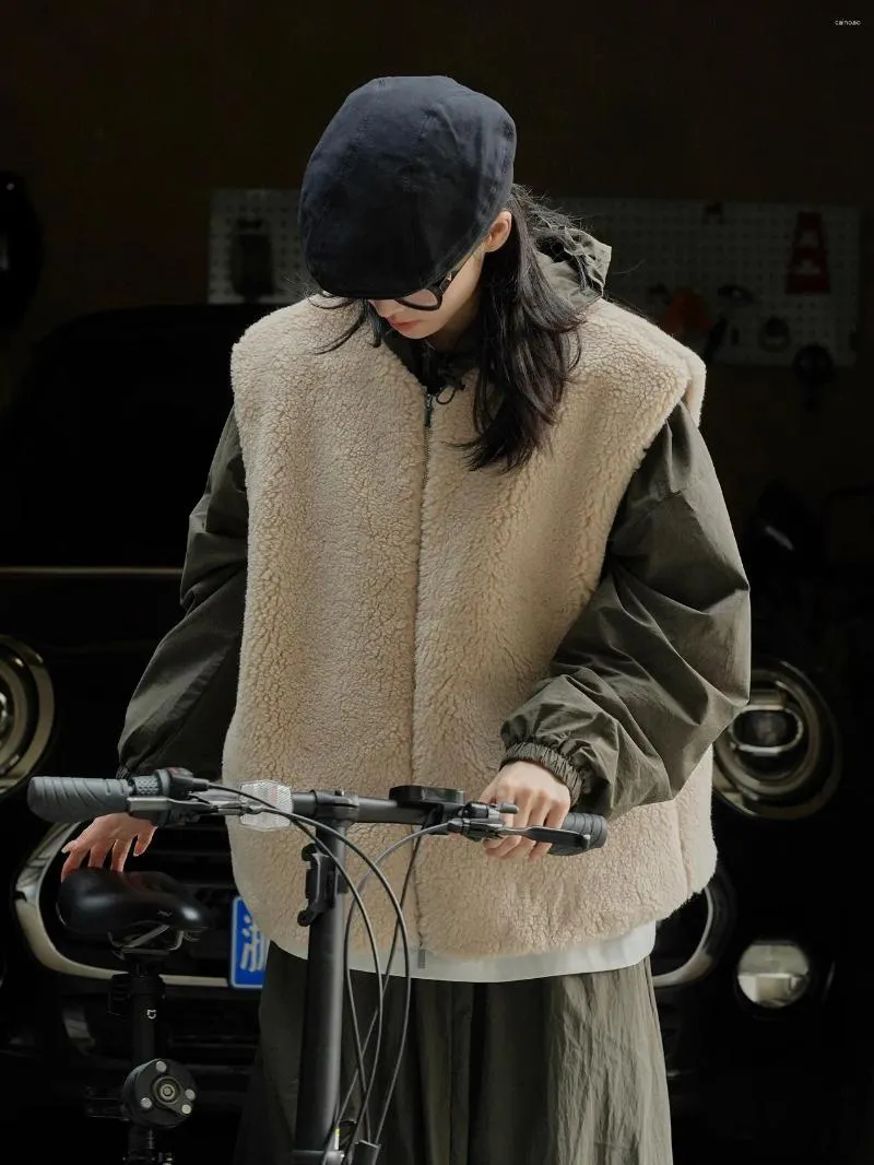Gilet da donna Gilet confortevole vintage giapponese in lana d'agnello Gilet invernale versatile semplice sciolto con cerniera calda a prova di freddo