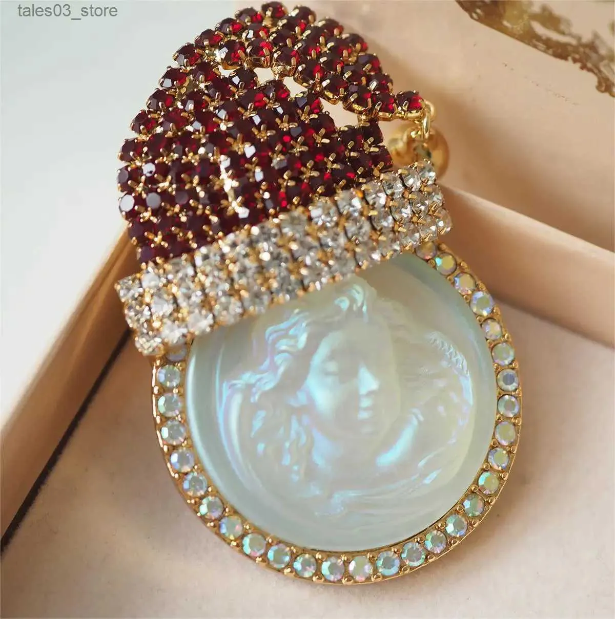 Light Luxury Santa Hat Angel Corsage Vintage Diamond Brooch Multi