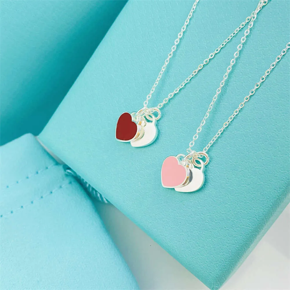 Fashion Tiffanylyes Necklace Double Heart T family Love Titanium Steel Peach Pendant Collar Chain Personalized Valentine s Day Gift Girl Tiff 5eyp