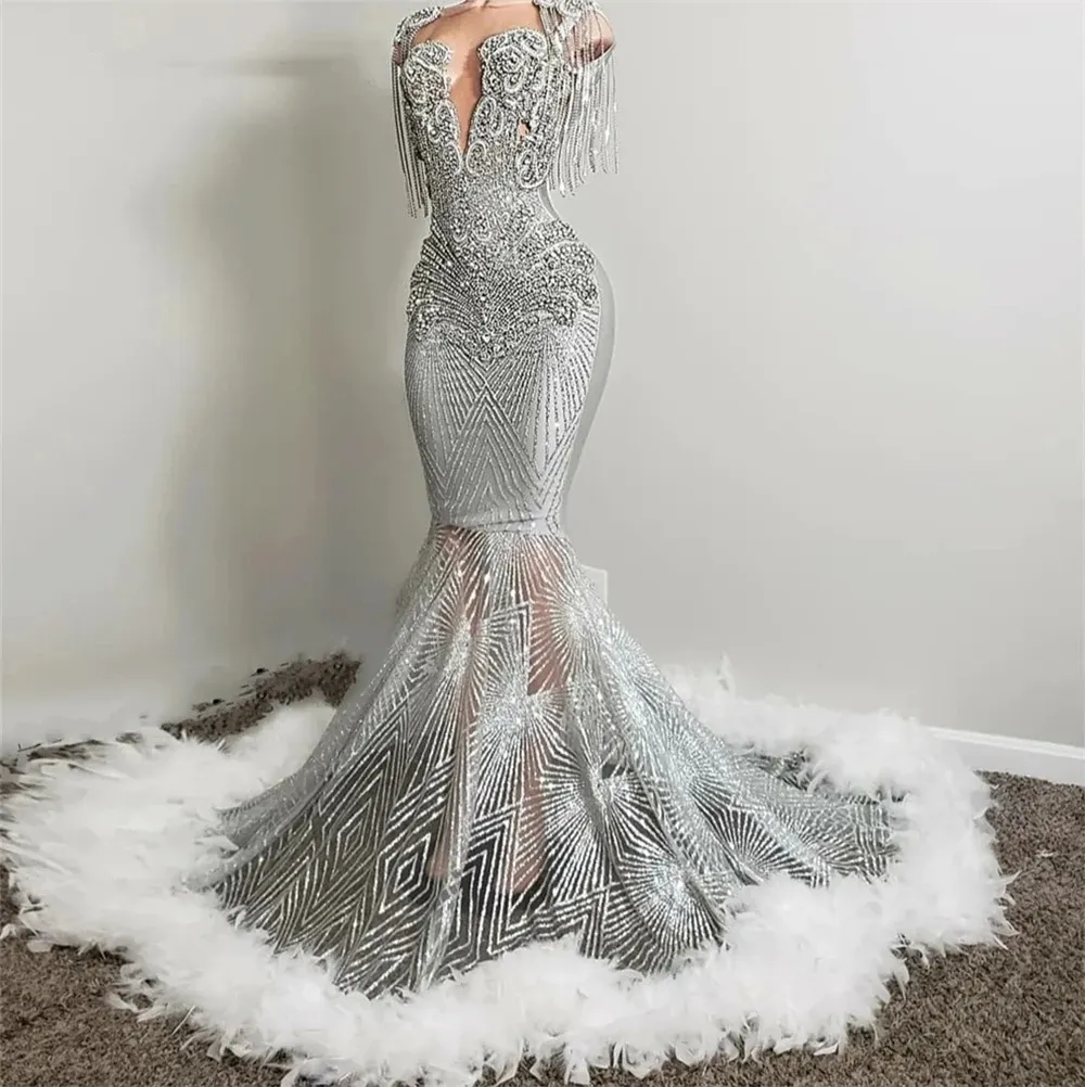 Robe de bal de luxe avec plumes blanches et franges argentées pour filles noires, tenue de remise de diplôme de luxe avec perles de cristal, vêtements de fête, 2024