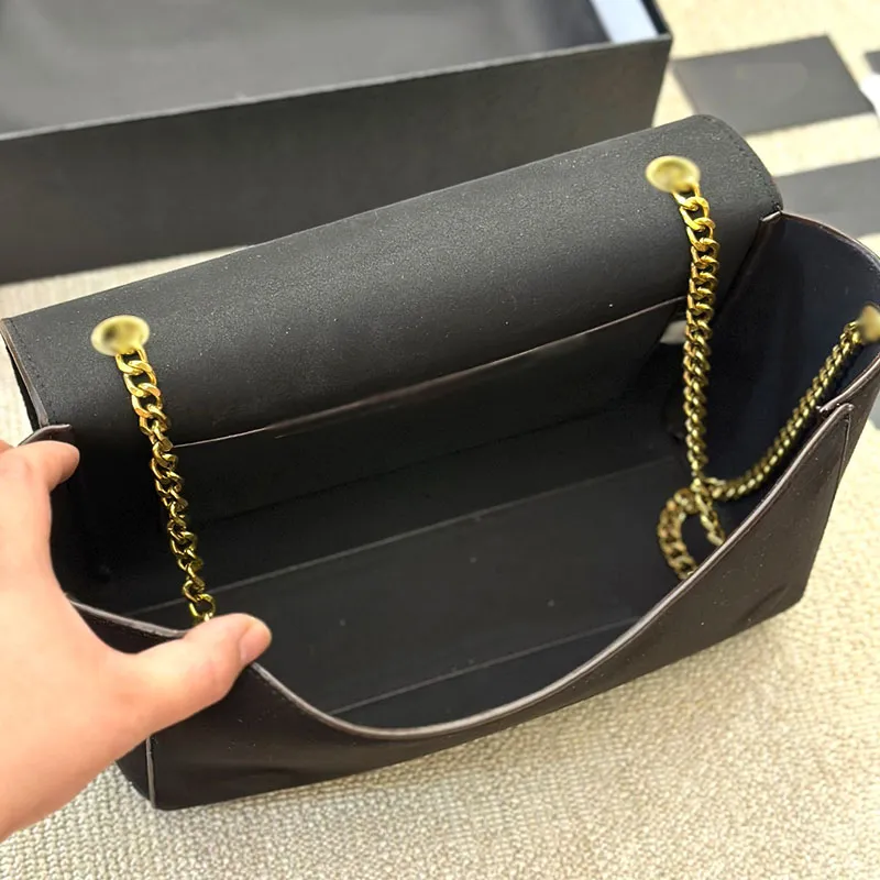 Fashion Designer bag The latest black gold can be used on both sides of the retro Zhou Zhou non-collision model size 28X19cm Hand-held crossbody bag