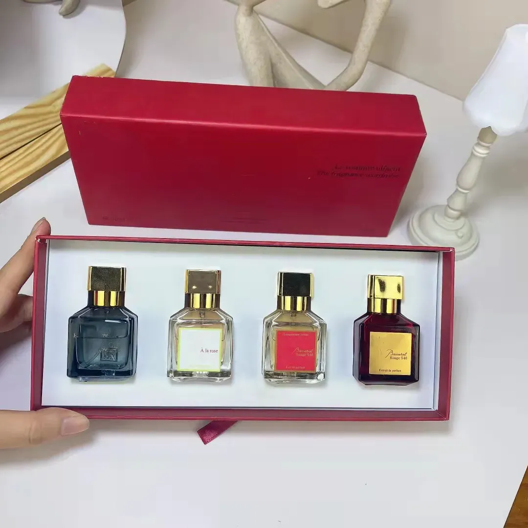 Factory Direct Masion Baccarat 540 Perfume Zestaw 4PCS *30 ml Rouge Extrait de Parfum Mężczyźni Kobiety Zapach Długowy zapach spray Parfum Dift Box Szybki statek