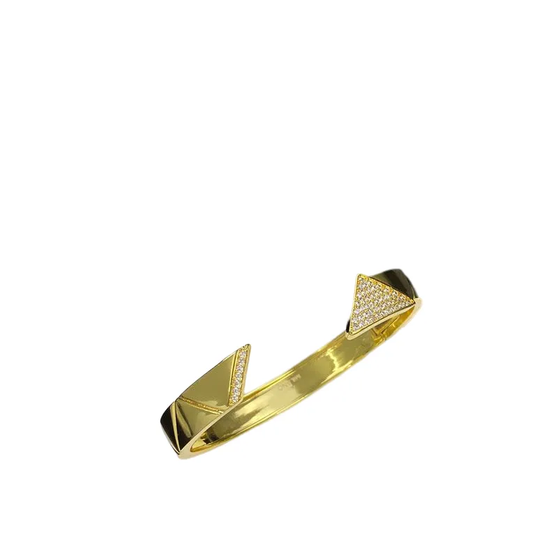 Designer Guld silver armring kärleksarmband mode smycken lyx designers brevhänge blomma armband för kvinnor bröllop 4062Z