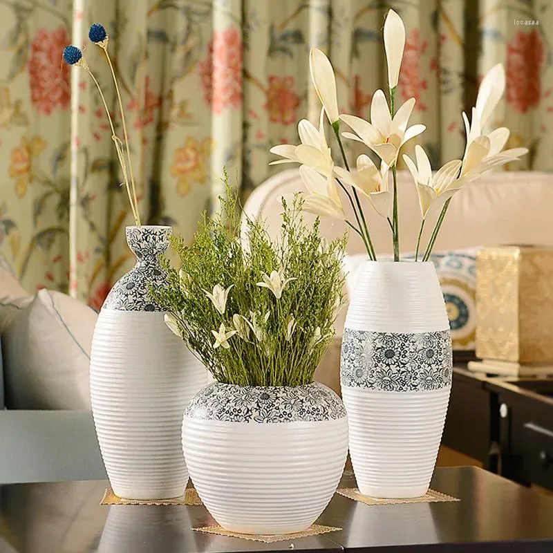 Flaskor jun Kai Jingdezhen Ceramic Vase Modern minimalistisk tredelad kreativ hemtillbehör Blomma Porslin Ornament