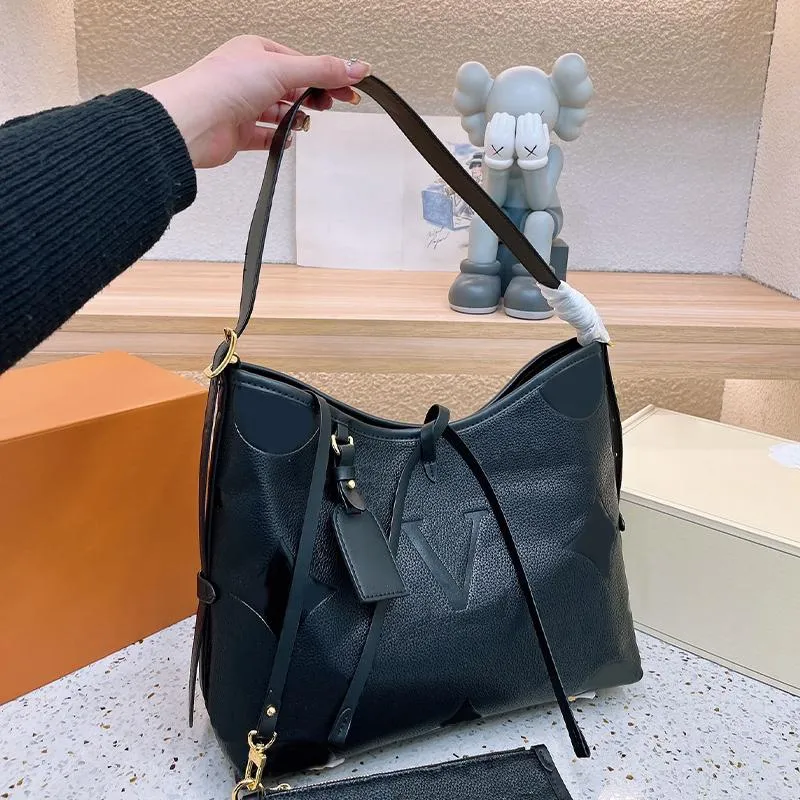 Luxurys Woman Toes büyük alışveriş çantaları kabartmalı tasarım omuz crossbody çanta moda iki parça kompozit çanta