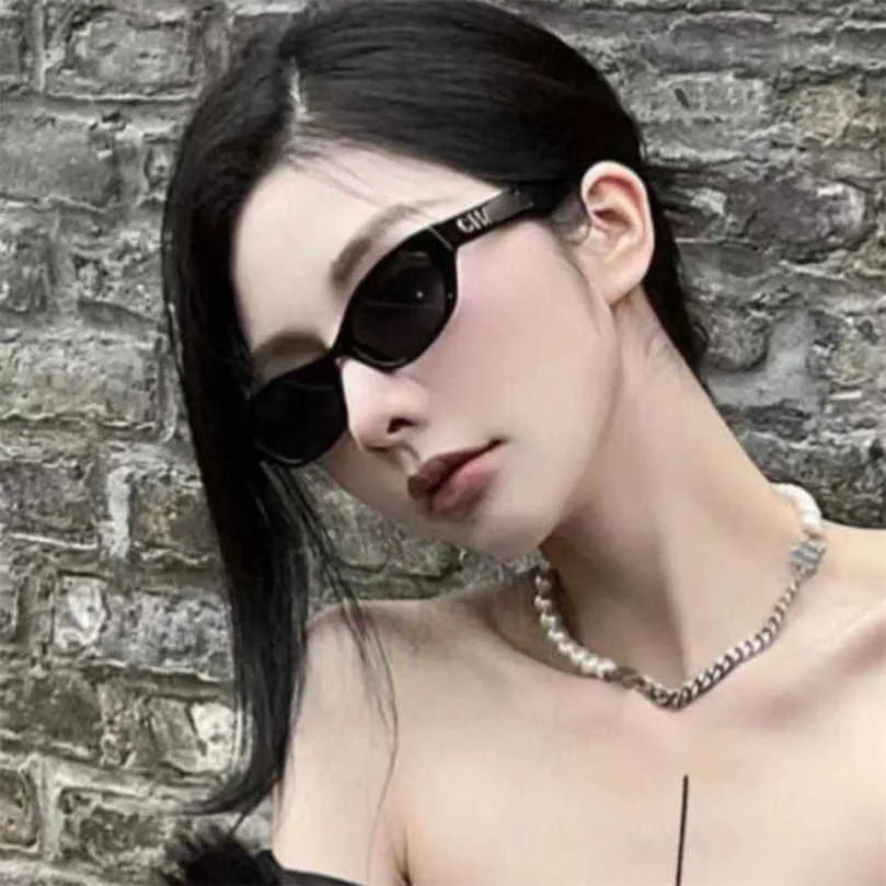 2023 Modedesigner neue Sonnenbrille Katzenauge Brief Bein weibliche Persönlichkeit INS Sterne gleichen Stil schmaler Rahmen a71280