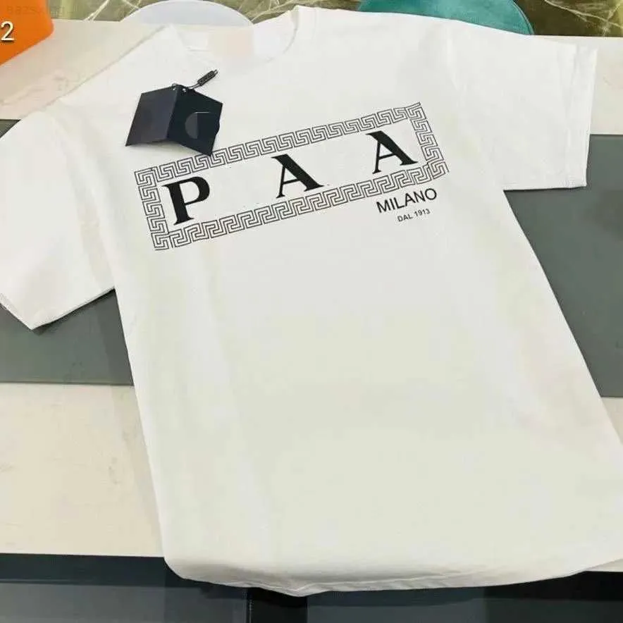 Męskie koszulki Wysokiej jakości Mens T Shirt Luksusowe koszulki Ubrania Projektant Moda List Prosty załogi drukujący krótkie rękawy dla mężczyzn i kobiet M-4xl