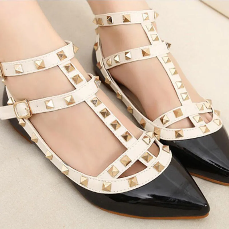 Mulheres pontas pontudas de sandálias de sandálias planas sapatos tornozelo tirha rebites sapatos de balé mocassins sandals ocos