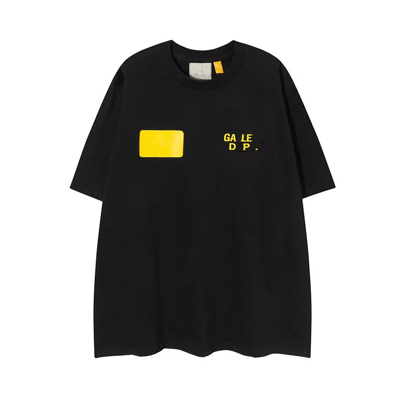 Herrskjortor t shirt man skjorta designer topp tshirts topp woman tee för älskare bokstav kort ärm rund besättning hals mode hip hop bomull svart kvinnor svart 20ss mode 69