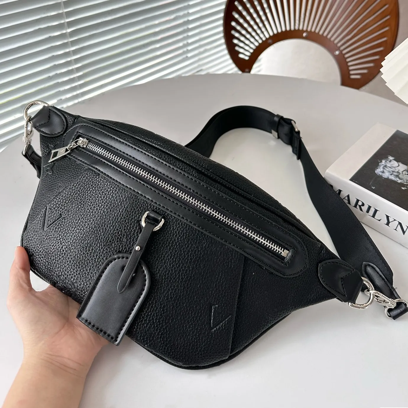 Lüks Erkek Kadınlar Fanny Pack Bel Çanta Moda Çanta Tasarımcısı Göğüs Çantaları Crossbody Orijinal Deri PVC Bumbag Klasik Kahverengi Çiçek Omuz Kemer Çantası Cüzdan