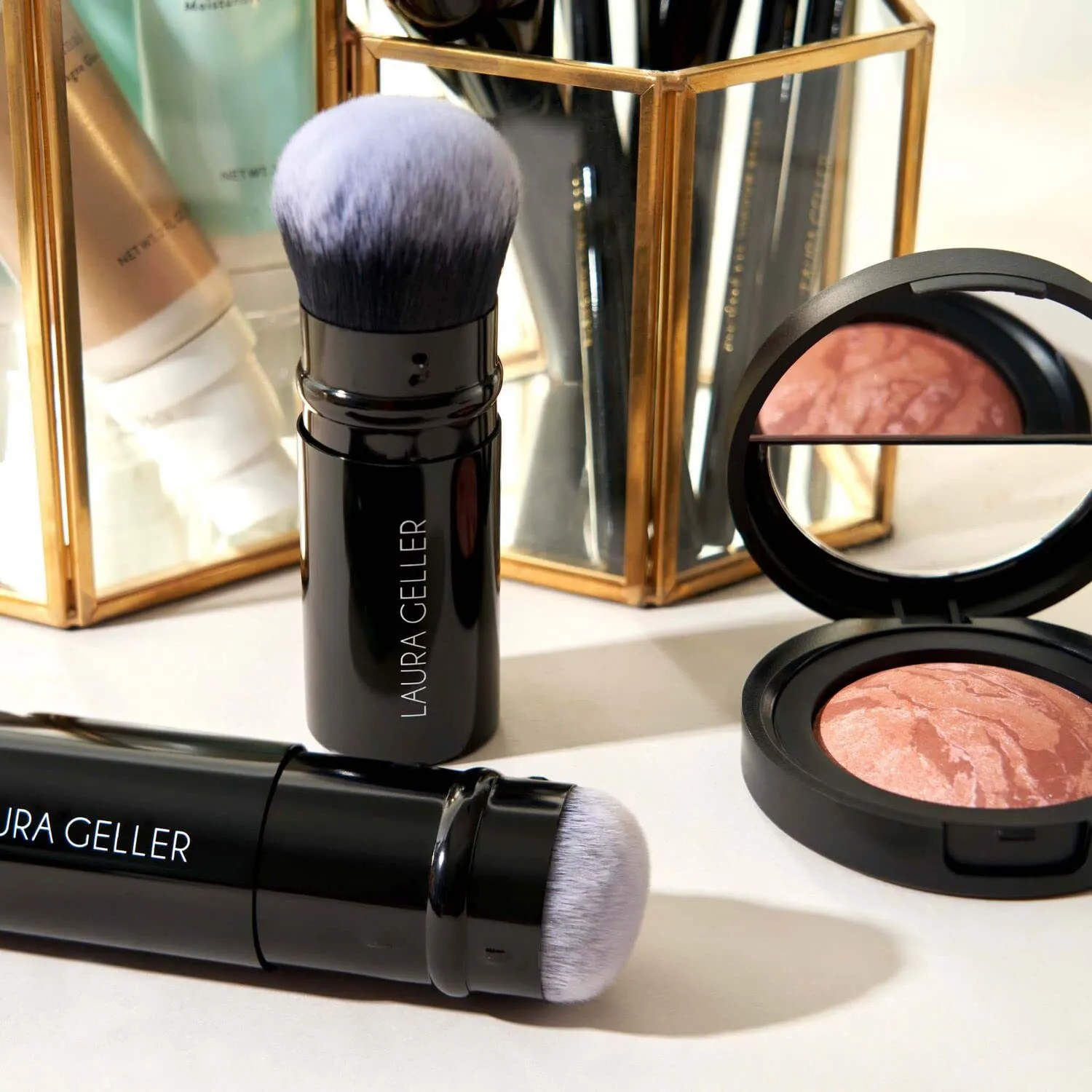 LAURA GELLER NEW YORK Retractable LAURA GELLER Black Kabuki Makeup