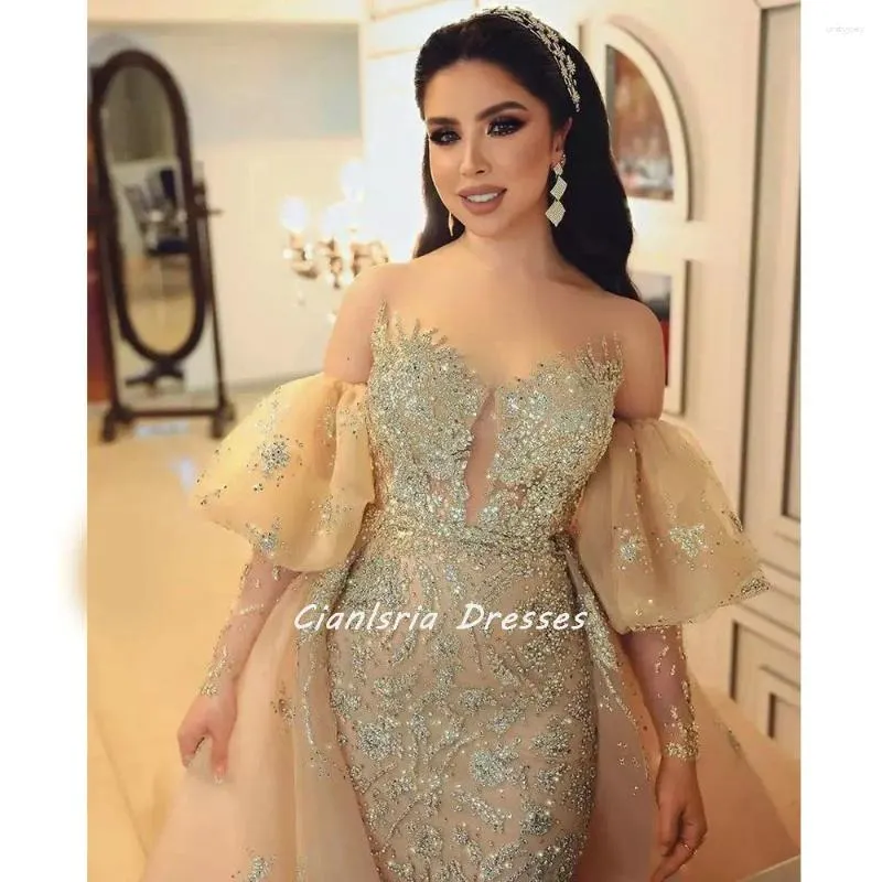 Feestjurken Goud Backless Glitter Diamanten Kristal Zeemeermin Avond Afneembare trein Lange mouw Dubai Saoedi-Arabische formele jurk
