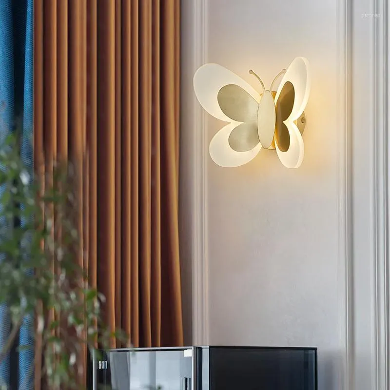 ウォールランプOurfeng Modern Sconces Brass Butterfly LEDベッドサイドリビングルーム用の豪華な装飾が装飾されています