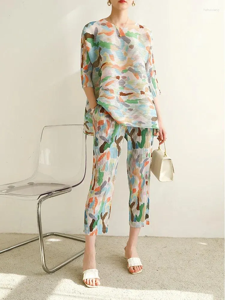 Pantaloni a due pezzi da donna Abito plissettato Miyake da donna venduto separatamente Stampa multicolore Top a sette maniche Piedi piccoli Casual 2023 Estate 2 pezzi