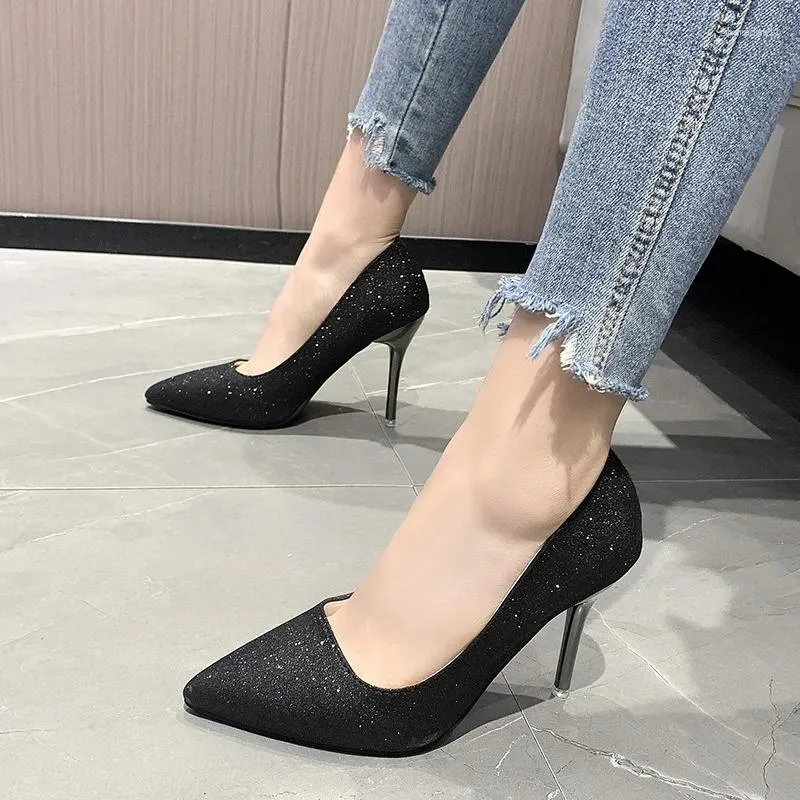 Robe chaussures luxe mode haut talon pour femmes 2023 mince tempérament pointu sexy femmes polyvalentes simples