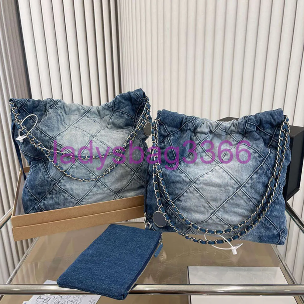 Sacs à bandoulière Chanail 22SS Denim Grand Sac à provisions Fourre-tout Voyage Designer Femme Sling Body Bag Sac à main le plus cher avec chaîne en argent Gabrielle matelassée