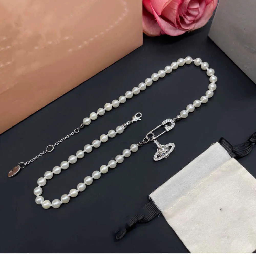 Pendant Necklaces Designer Letter Vivian Chokers Luxury Women Fashion Jewelry Metal Pearl Necklace cjeweler Westwood Motion current 3652YT