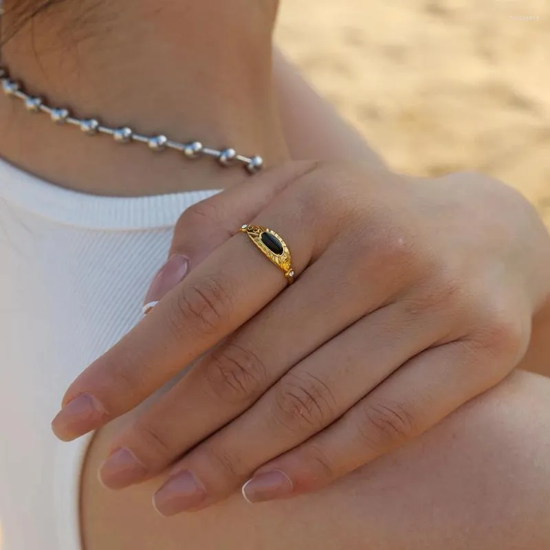 Cluster Rings Multi Color Oval Zircon Ring 18K Gold Plated Design Rostfritt stål smycken Öppet vattenbeständig metallstruktur Party Girl Gift